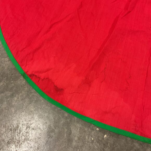 House Of Hatten Christmas Tree Skirt Red Appliqué Mom Dad Kids Toys VTG READ - Picture 9 of 16